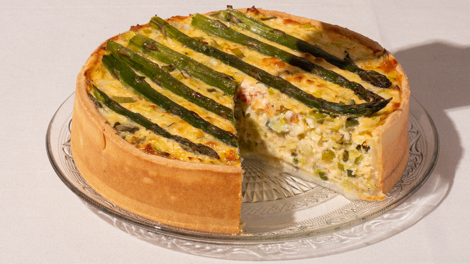 tarta de puerros y espárragos