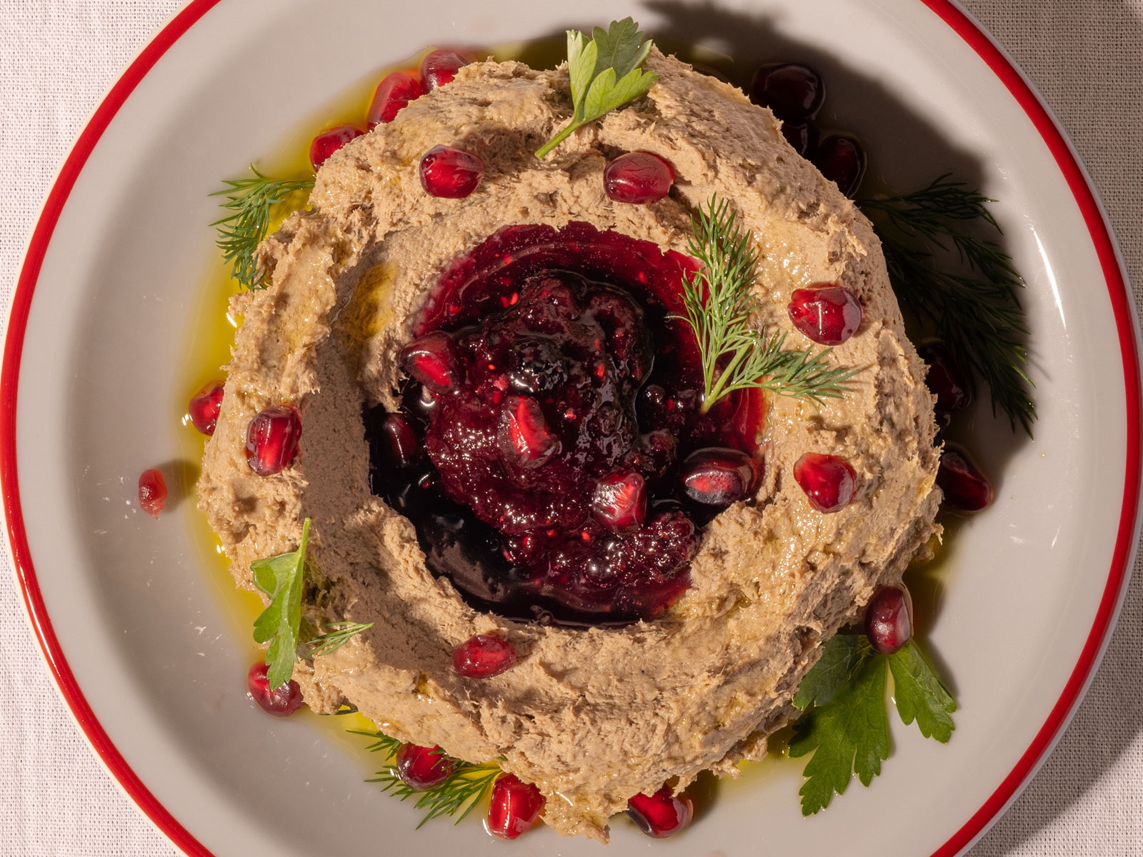 Paté casero con mermelada de frutos rojos